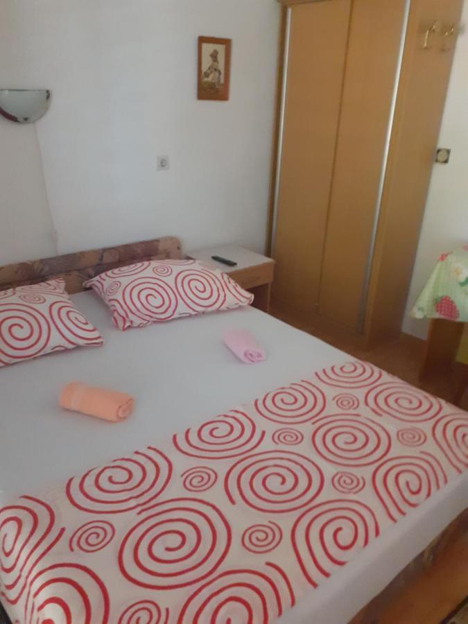 Apartmani Karuza Novalja Exterior foto